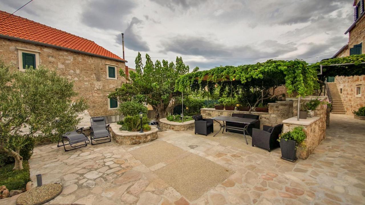 Apartment Obala Bol