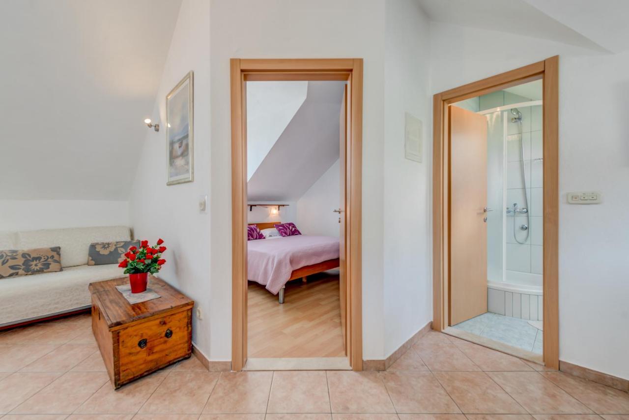 Apartment Obala Bol