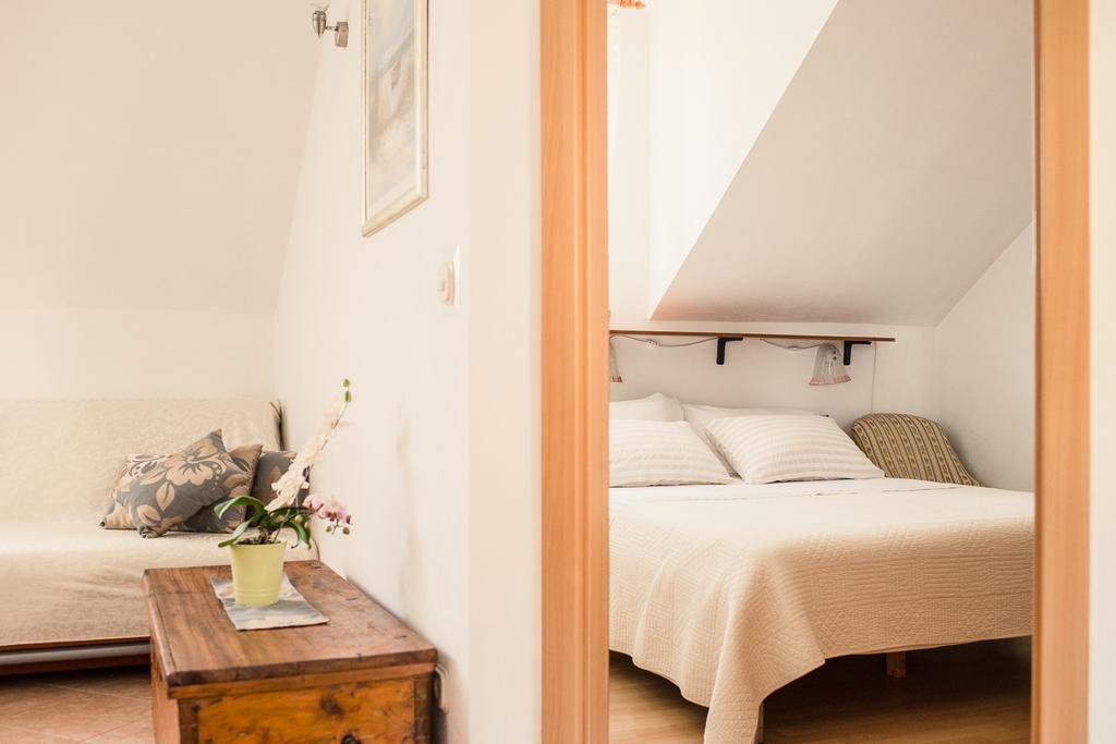 Apartment Obala Bol