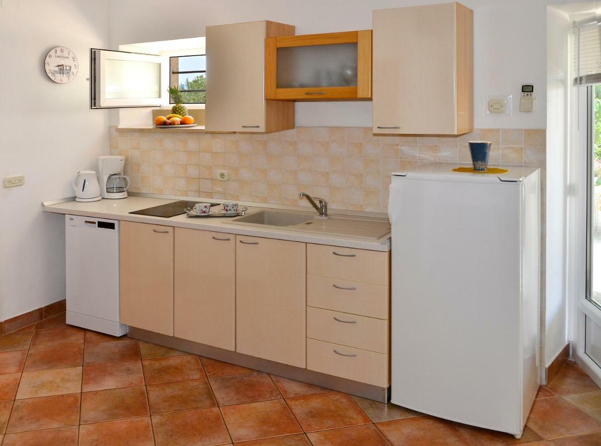Apartment Obala Bol